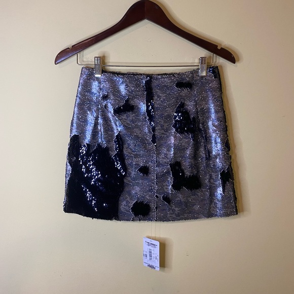 Free People Mini Skirt Sequins Camoflauge and Black Reversible Size 0 NWT - Picture 8 of 12